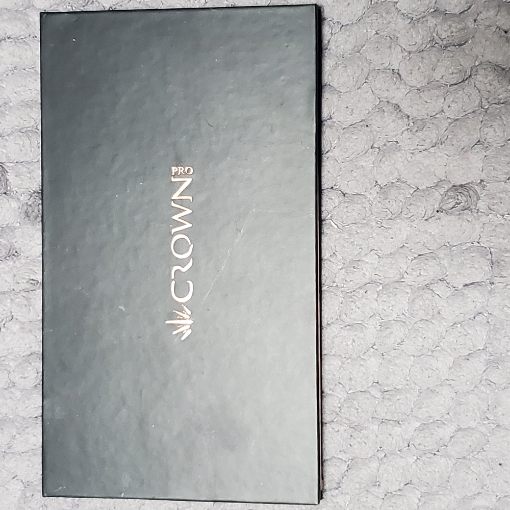 Crown Pro Eyeshadow Palette